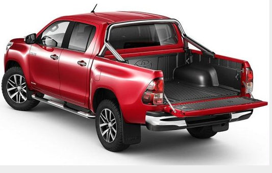 Protectie pentru usa bena Toyota Hilux – captuseala rezistenta cu kit de montaj inclus, ideala pentru hayonul vehiculelor utilitare.